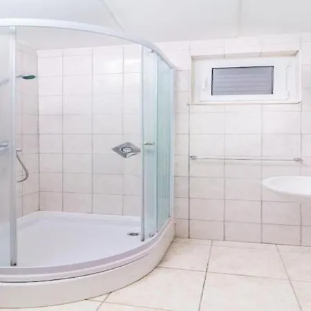 - Comfort One Bedroom G3 鲁巴达